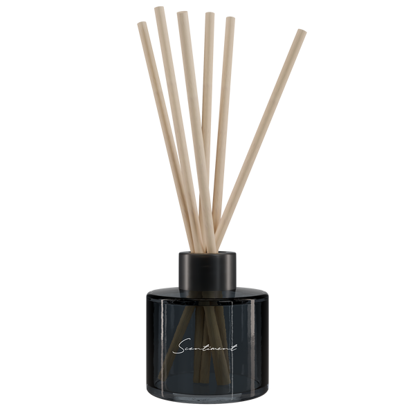 Black Glass Reed Diffuser 100ml with the notes of Aloe Vera, Ginger, White Tea