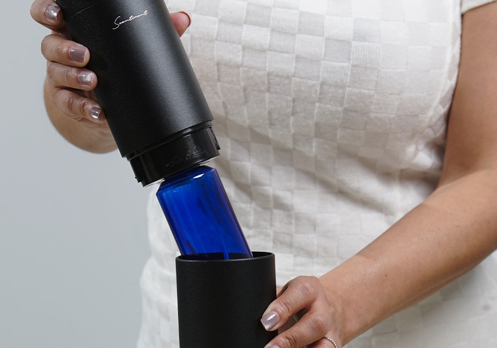 Twist off the top half of your Scent Diffuser to access the fragrance vessel.